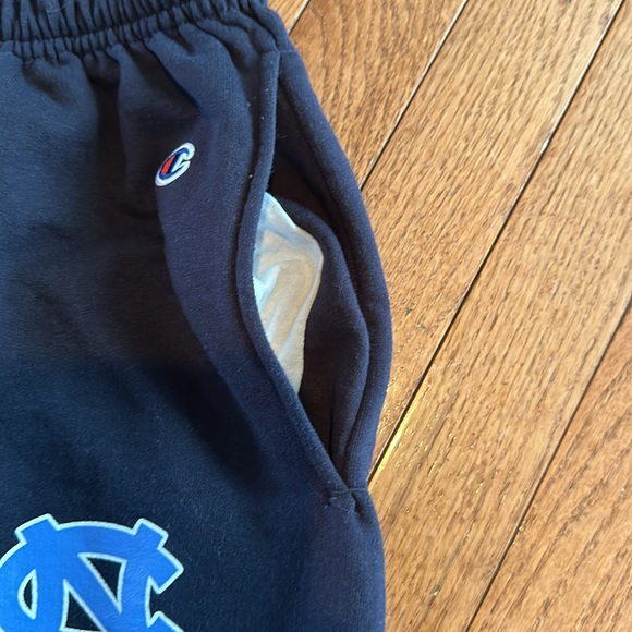 Champion North Carolina Tar Heel logo Joggers size Small - Picture 4 of 10